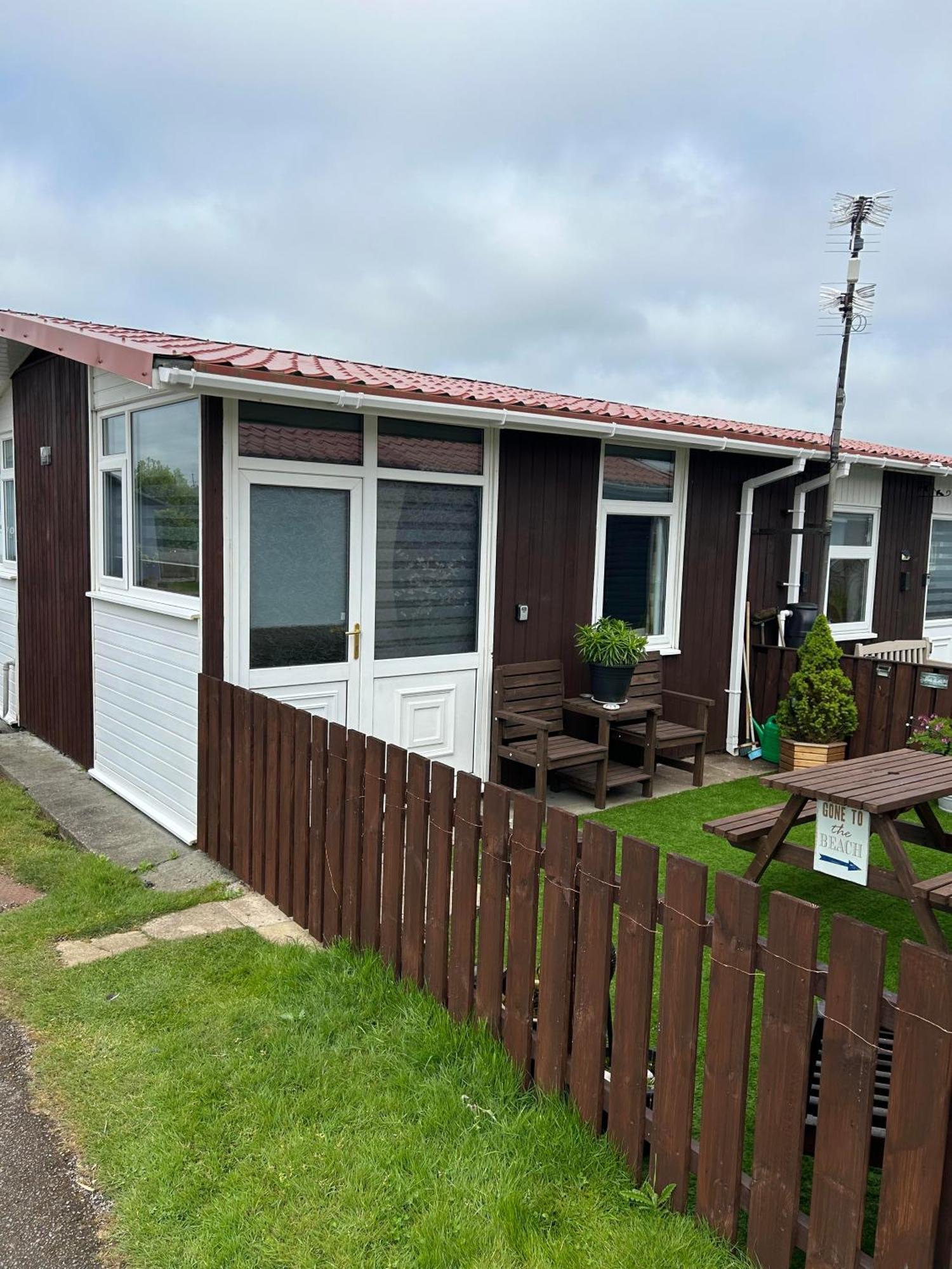 Cozy Seaside Chalet In Bridlington Extérieur photo